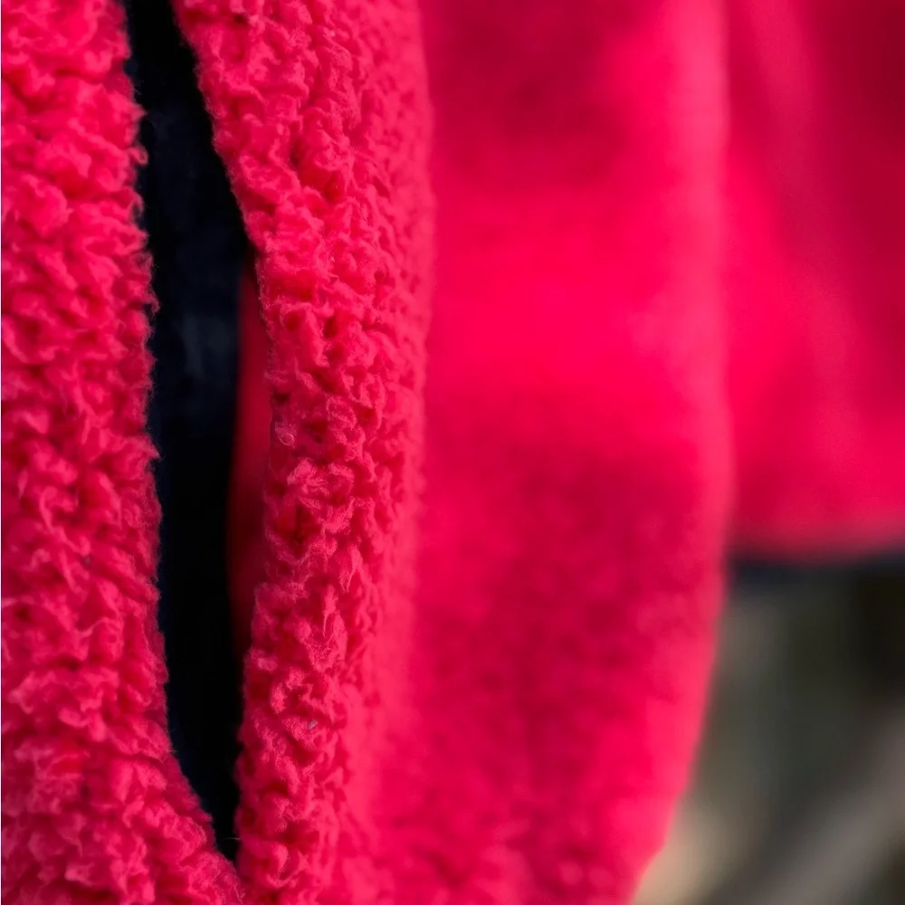 Columbia Woman’s Vibrant Red Sherpa Teddy Zip Up, XL - Picture 8 of 8